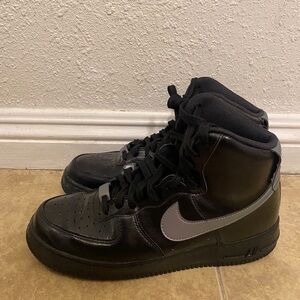 Black nike shoes